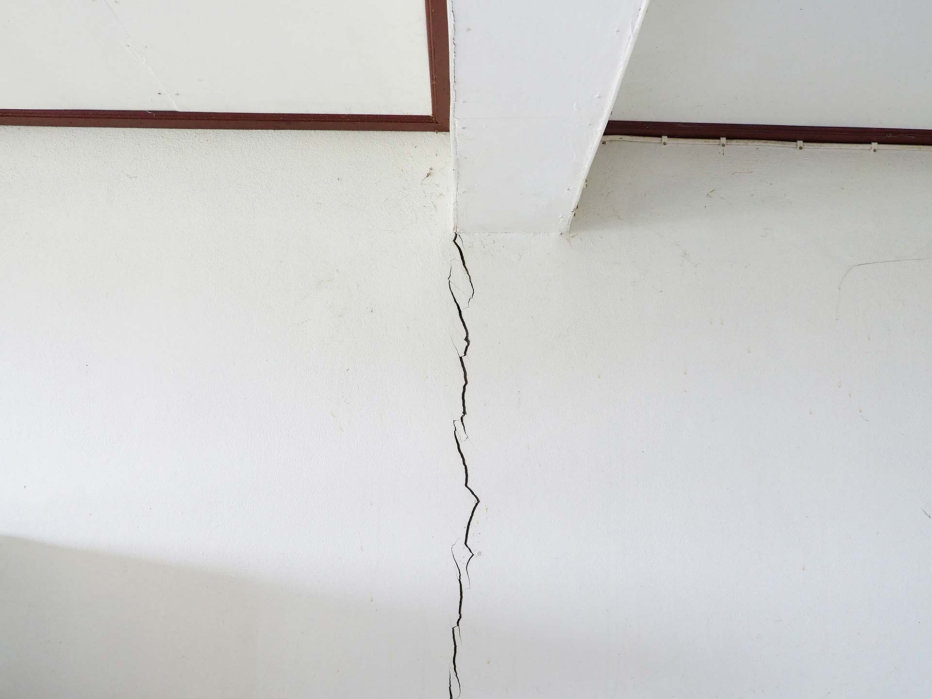 interior drywall crack